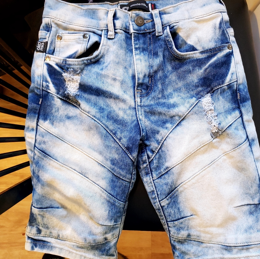 Women's Size 8 Akademiks Faded Blue Denim Jean Shorts